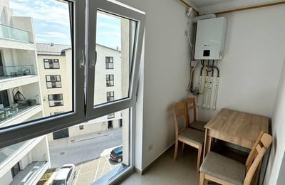 Location d’un appartement récemment rénové de 3 pièces, 6ᵉ secteur, quartier Chiajna, Bucarest, Roumanie